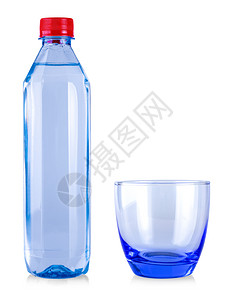 体液矿物白色背景上隔着红盖子和玻璃的小型水瓶饮料图片