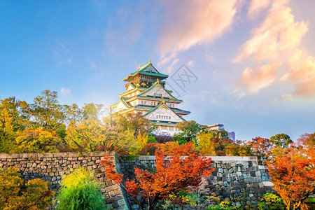 日本大阪秋天的城堡图片
