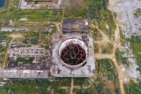 旧被废弃的未完成核电厂和的核电厂辐射过时的克里米亚图片