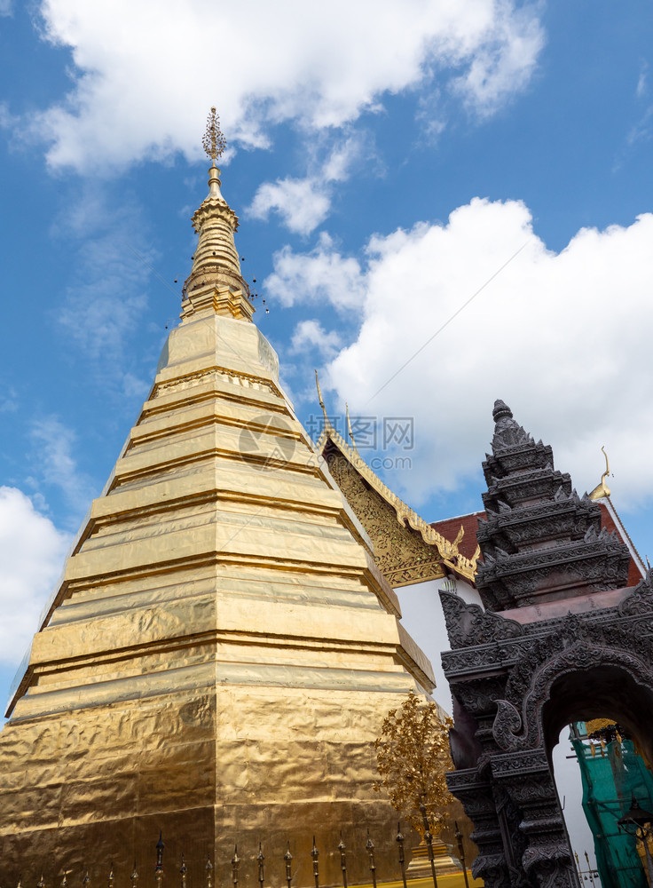 旅游泰国传统北式的金塔位于泰国北部地区公共不要求财产放行古老的泰国北部风格金塔户外图片