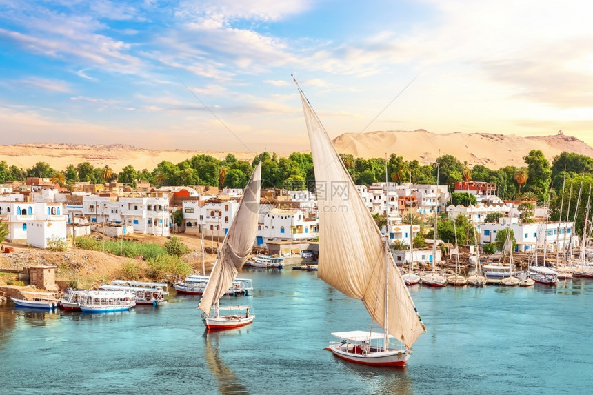 镇埃及阿斯旺尼罗河和帆船的传统景观埃及阿斯旺尼罗河和帆船的传统景观著名游览图片