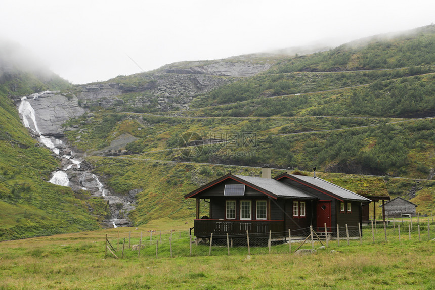 村庄高的前往挪威维克Vikafjellsvegen旅游者路线场景图片