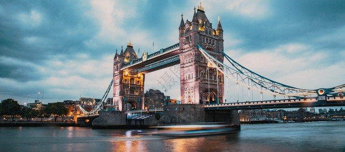 夜间塔桥联合王国伦敦吊桥象征游客图片