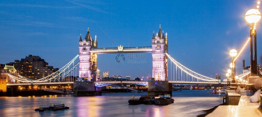 旅游的黑暗天空夜间塔桥联合王国伦敦图片