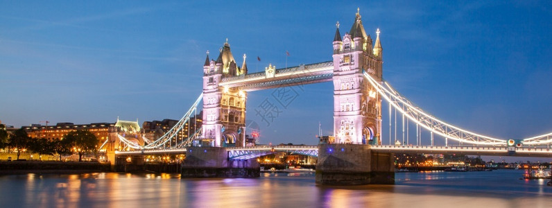 英国黄昏蓝色的夜间塔桥联合王国伦敦图片