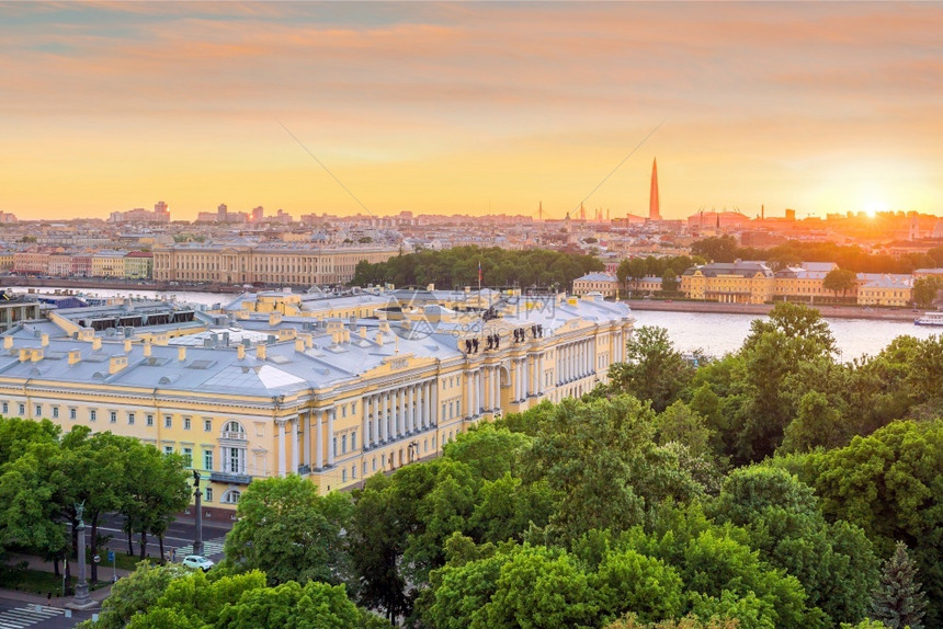 从俄罗斯日落时顶端的景色看旧城圣彼得堡天际目的地最佳镇图片