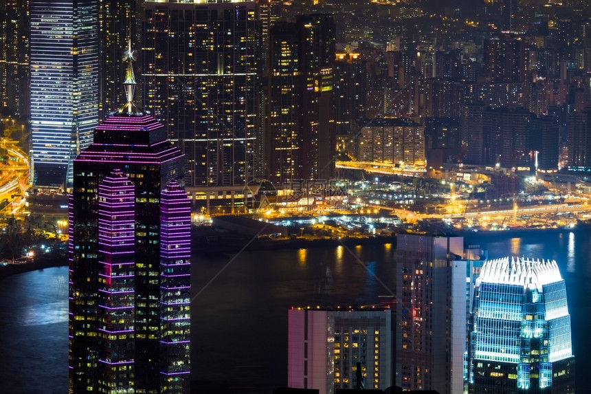 美丽的香港天际夜空中观察全景亚洲云图片
