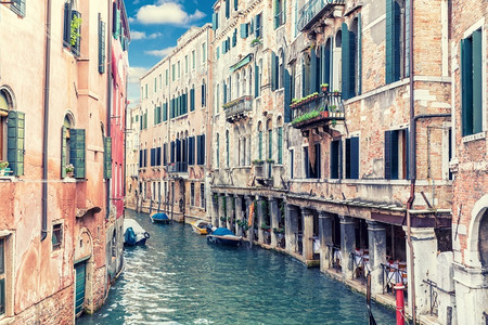欧洲威尼斯传统运河美丽的回春风景意大利城市贡多拉图片