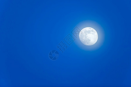天上的月亮天文勘探月亮满清晨在蓝天的雾中浪漫设计图片