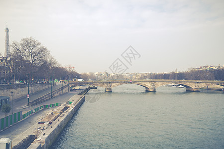 地标亚历山大三世桥和巴黎塞纳河底的下旅行财产图片素材
