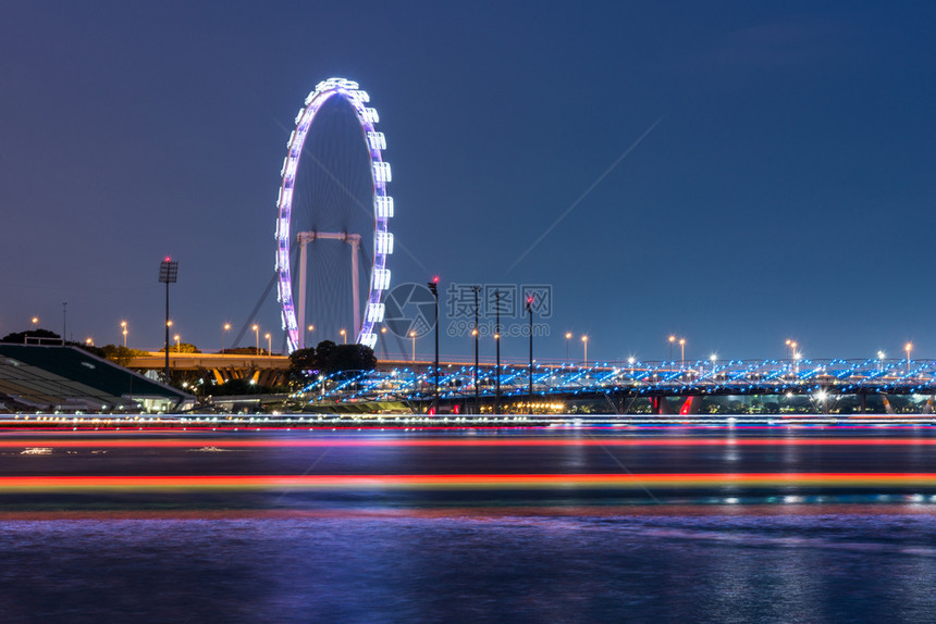 旅行公园新加坡巨型渡船轮的码头湾夜视景地铁图片