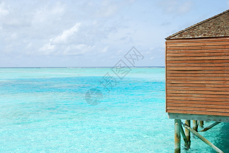 建造蓝色的马尔代夫岛水利别墅的美丽海景宁静图片