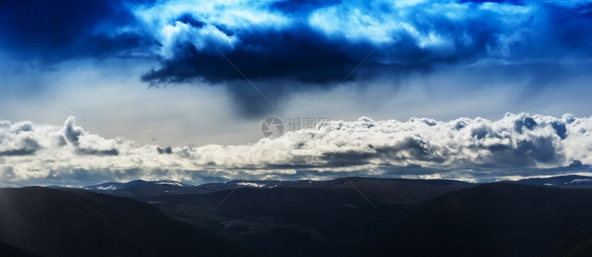 大雨前的挪威山风景背大雨前的挪威山风景背高清作品充满活力史诗图片