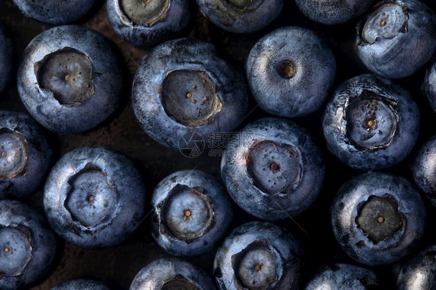 素食主义者一幅黑色和饱的蓝莓巨幅画刷新抗氧化剂浆果汁夏季子酱草莓有机的甜点图片