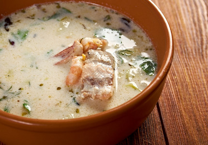 海食盘鱼汤含沙门奶油和土豆的鱼酱厨房小吃家庭式图片
