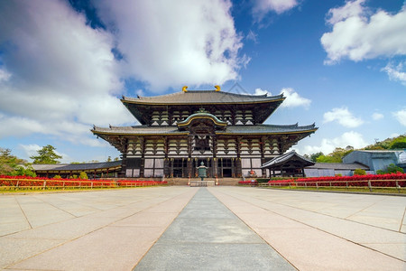 东大日本纳拉的代寺庙蓝天神社木制的图片