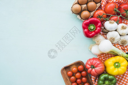蓝色本底蔬菜和水果新鲜的素食主义者图片