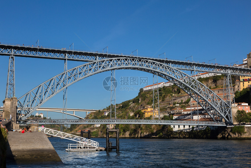 教科文组织葡萄牙波尔图杜罗河上的路易一世桥葡萄牙波尔图杜罗河上的路易一世桥庞特游客图片