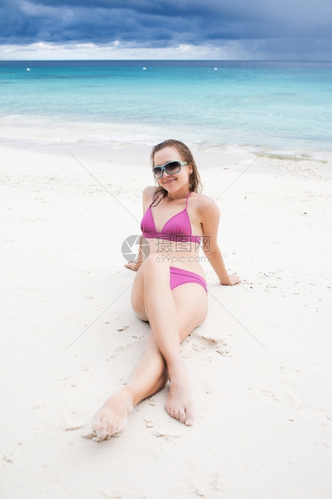 淑女热的夏天海滩上感身体图片