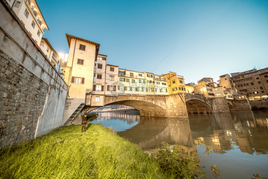 镇云位于佛罗伦萨的PonteVecchioPonteVecchio场景图片