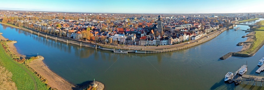 文化来自荷兰IJssel河Deventer市的航空全景场荷兰语图片