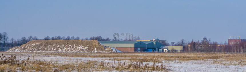 拥有沙山和仓库的工业区荷兰Roosendaal市的Dutch工业地Majoppeveld景观场地工厂图片