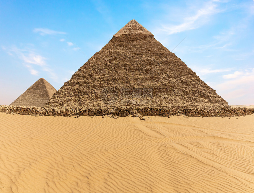 Khafre金字塔和Cheops金字塔Giza埃及卡弗尔金字塔和Cheops金字塔埃及吉萨遗产结石热的图片