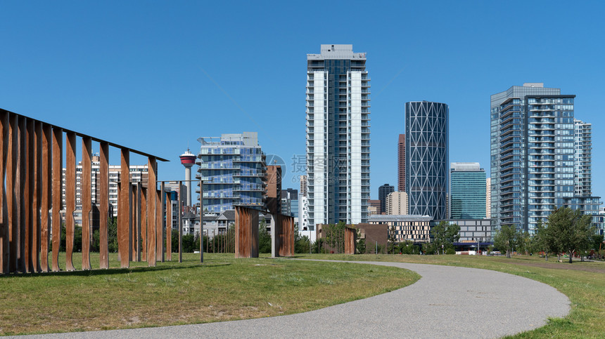 景点夏令Calgary天线全景图象在加拿大艾伯塔省阿尔一种图片