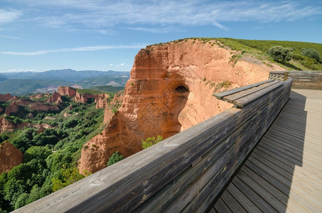自然古老的爬坡道拉梅杜斯地貌西班牙里昂古罗马金矿高清图片