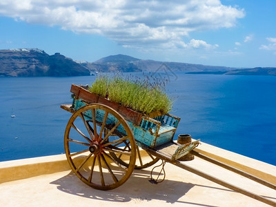 奇幻的圣托里尼岛夏季风景希腊Cyclades伊亚城市完美无暇图片