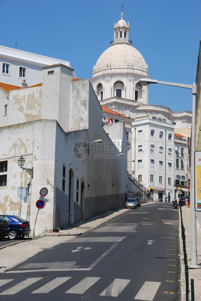 葡萄牙里斯本著名的潘席恩教堂或圣格拉西亚教堂的蓝天背景观鸟眼象崇拜地标睛图片