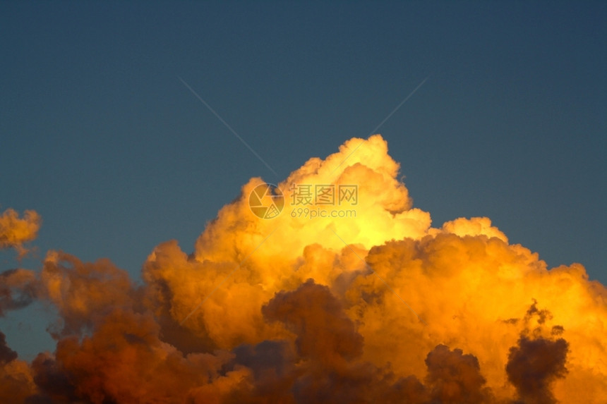 天气阳光云表面图片