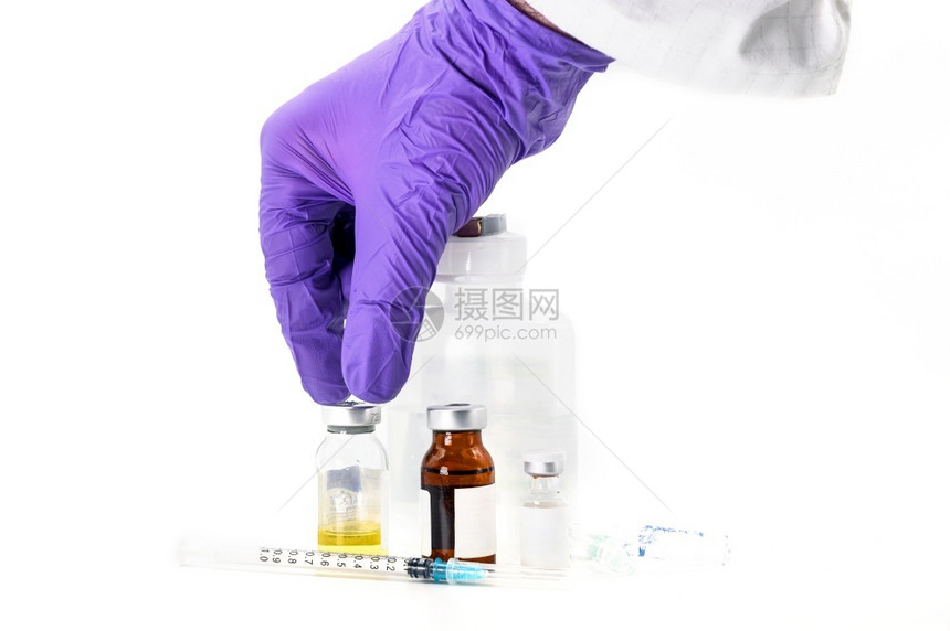 医疗注射器与疫苗瓶图片