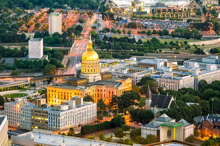 国会大厦首都历史建筑亚特兰大乔治州首府美国夜间雕像图片