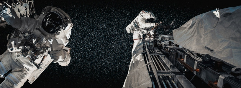 土制的地球人宇航员太空在为外层间的站工作时进行太空走宇航员穿着全套太空服进行操作卫星技术设计图片
