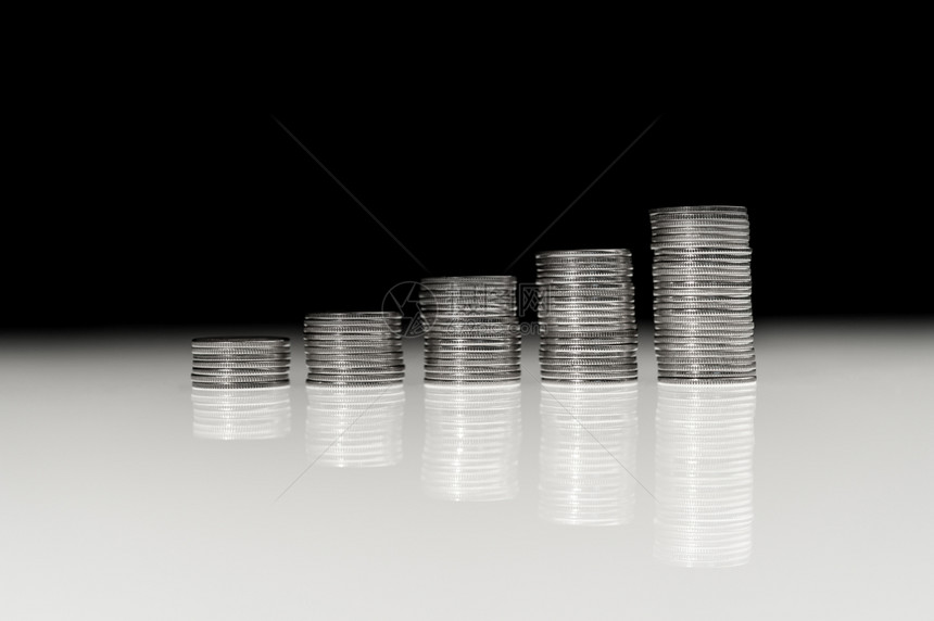 储蓄订金成功堆银币宏观用于金融和银行概念的硬币商业理念和所有艺术作品设计的经济趋势背景特写浅深堆银币宏观贵金属贸易图片