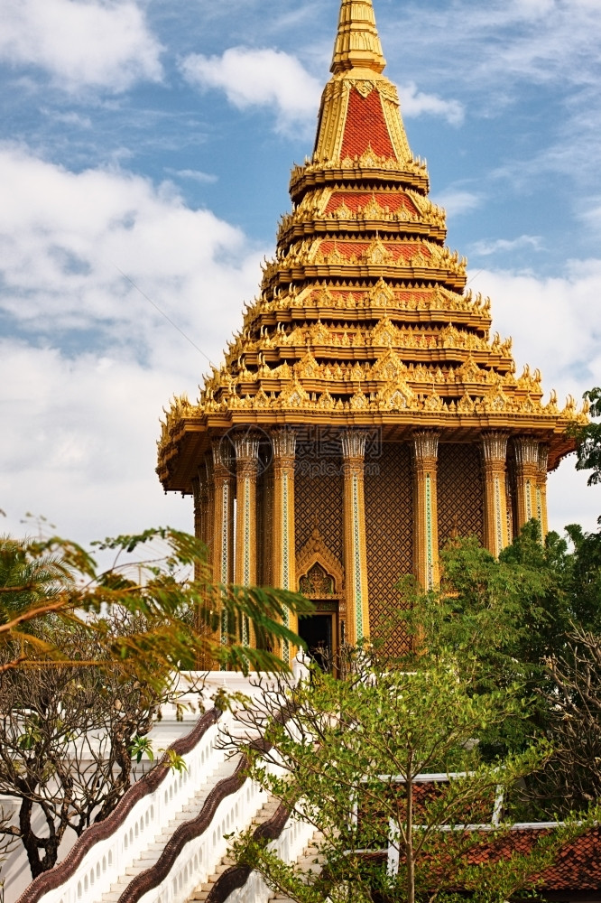 蓝色的佛教垂直MueangBoran的寺庙又名古暹罗曼谷泰国图片