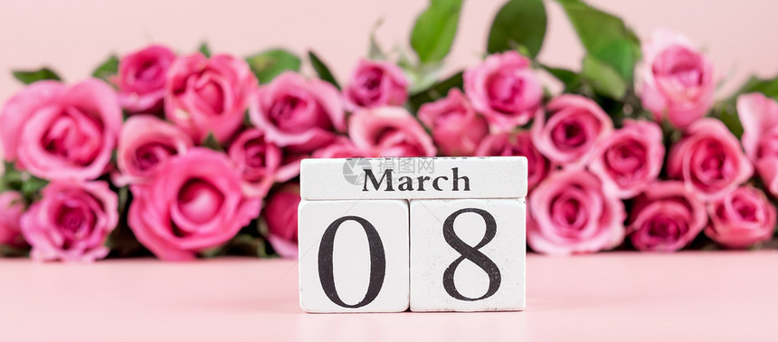 问候框架粉红玫瑰花和3月8日粉红背景历复制文本爱平等和国际妇女节概念的空间浪漫图片