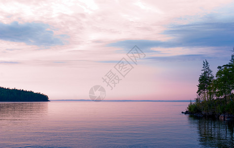 卡累利阿拉多加湖和日落时边岛的景象海浪小时图片