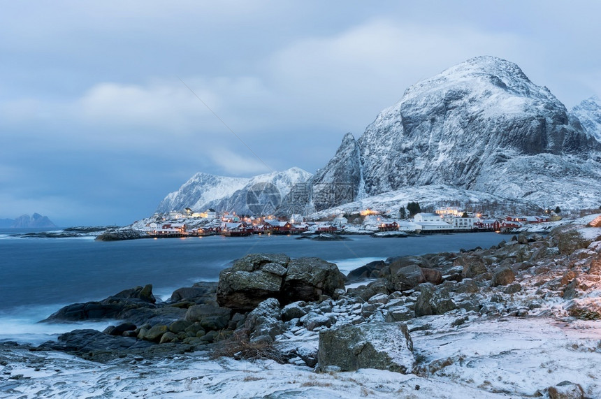 场景色美观的洛福滕群岛冬季风景挪威美丽的山地景观挪威斯堪的纳维亚冬季斯堪的纳维亚冬季水海洋图片