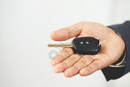 商业门新车钥匙有特别低息贷款优惠的新车钥匙辆图片