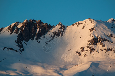 冬季雪山雪景风光图片