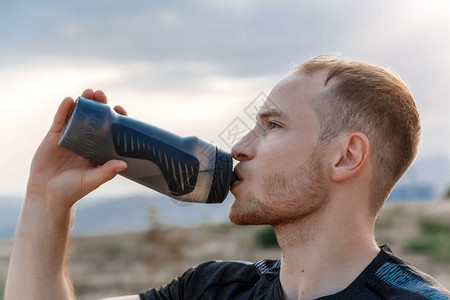 水合作用收集男人黑色的高清图片