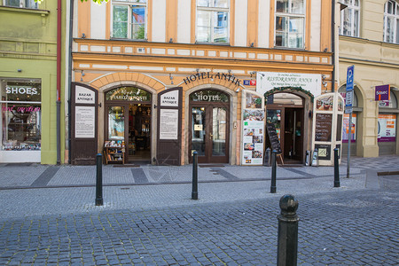 路角落捷克布拉格市旧市中心街和旧建筑2019年4月日旅行照片建筑学图片