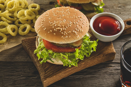 一顿饭胖的餐厅带美味汉堡的快餐菜单图片