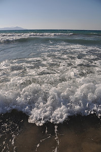 环境作为背景或质地的明亮海洋水浪破门而入海滩图片