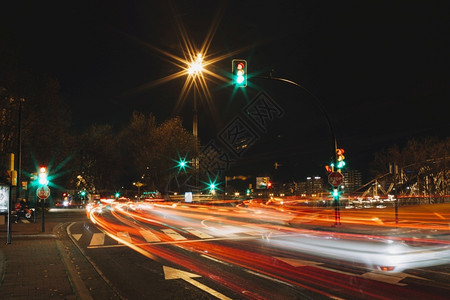 高分辨率有照片的城市街道有照片的长度接触高质量照片速度暮高的图片