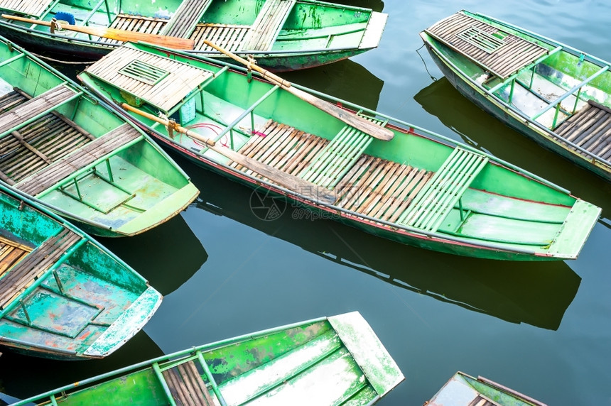 运输港口清晨越南在河上的船只越南TamCocNinhBinh旅行地貌和目的自然图片