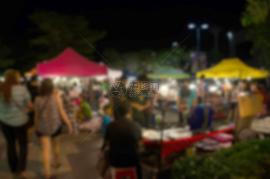 游客可以用来展露夜市的布蓝节商业场闲暇图片