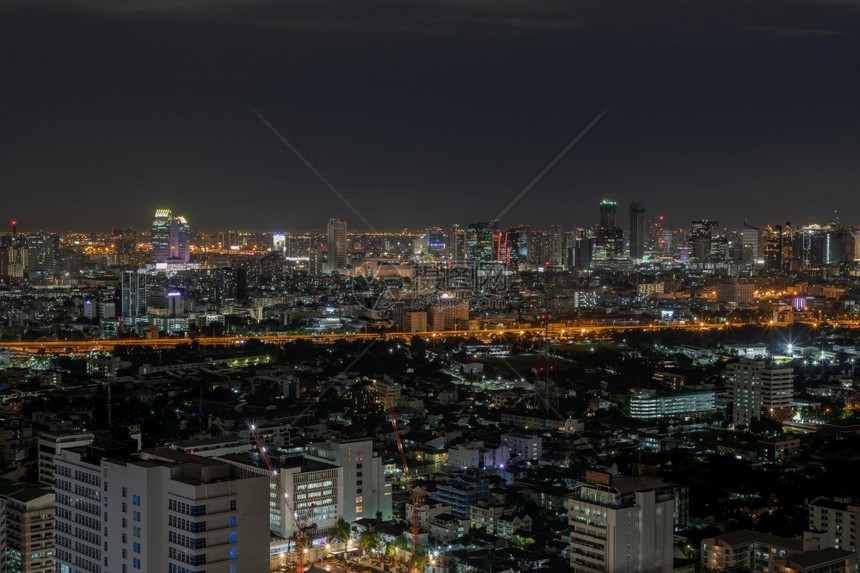 场景曼谷泰国20年8月日曼谷市中心城风景晚上有摩天大楼给城市一个现代风格的焦点亚洲夜晚图片